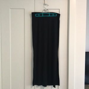 3 for $25 🌻 Black maxi skirt